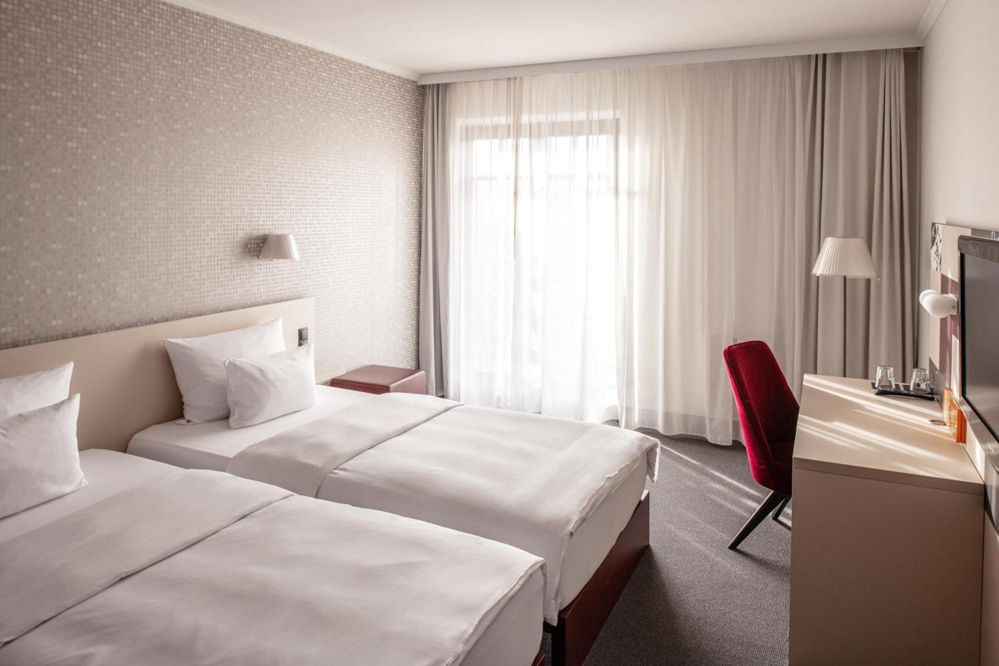 Pentahotel Hotel